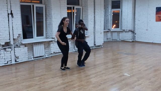 SALSA WITH DJUNI D 1 T*T & MUSYA IN MAMBO GROUP смотреть онлайн