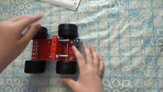АВТОКАР - ВЕЗДЕХОД своими руками. Железный конструктор СССР учимся крутить гайки. Собери ДЖИП