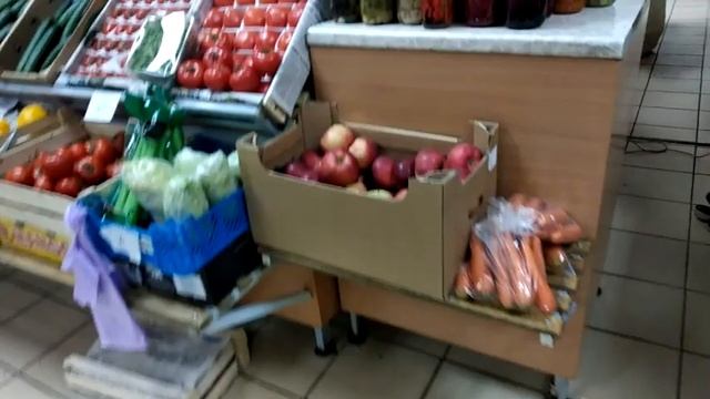Выбор продуктов у сибиряков на рынке. Бердск смотреть онлайн