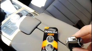 15. Замена батарейки в ключе, мерседес. Mercedes key battery change