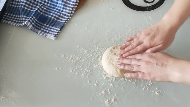 İSTER KAHVALTIYA İSTER ÇAY SAATİNE ✔️Bir Daha Vazgeçemeyeceğiniz Kaşarlı Sucuklu Pide Tarifi ? смотреть онлайн