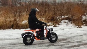 На мотовездеходе Скаут Сафари-3 Bigfoot по первому снегу.