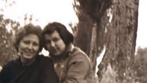 В краю магнолий плещет море