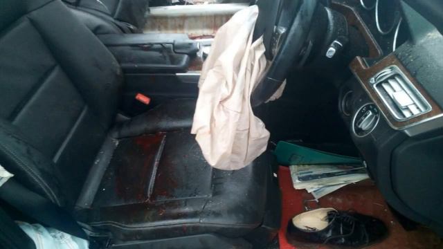 E250 vs Guard Rail: How safe are Mercedes Benz? смотреть онлайн