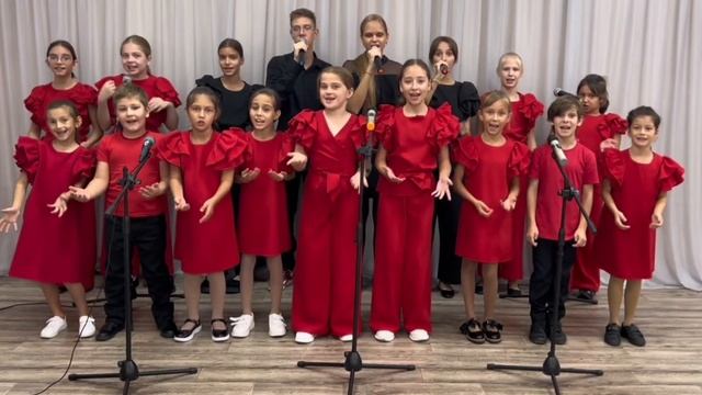 Вокальный ансамбль "Ла-Ла-Бэнд", "Здравствуй, счастье!" смотреть онлайн