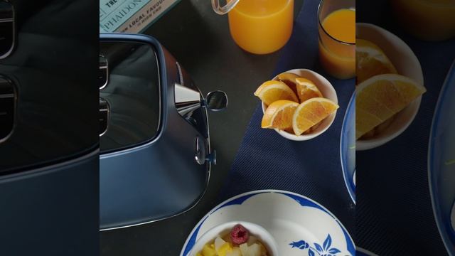 Delonghi Distinta Flair Prestige Blue 2 Slice Toaster and Kettle смотреть онлайн