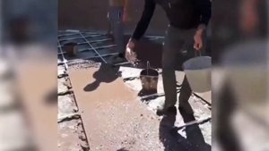 Этапы нанесения топпинга для бетона