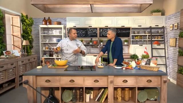 Австрийская запеканка с венскими сосисками и ветчиной ТМ "Алан" от ведущих "Готовим вместе" смотреть онлайн