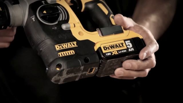DEWALT® DCH274 18V XR Li-Ion Brushless Heavy Duty 3 Mode SDS+ Rotary Hammer смотреть онлайн