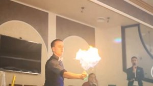 Ведущий Эдуард Берин