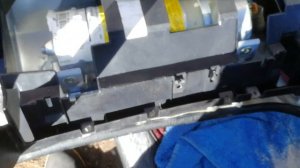 Снятие и установка падушки! AIRBAG на тарпедо Мицубиси каризма 2002 год и 1997 год