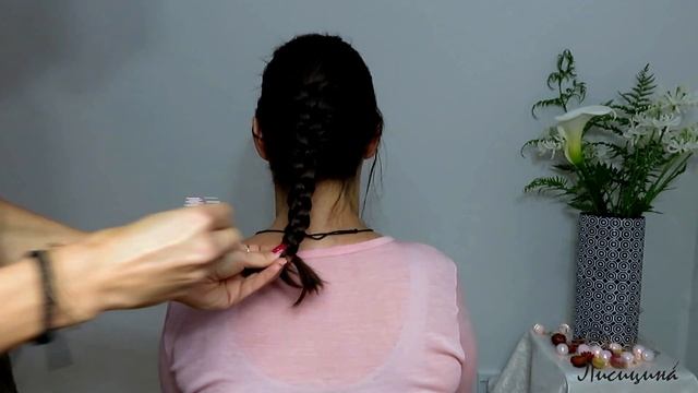 АСМР медленно гипнотизирующее расчесывание и заплетание косички смотреть онлайн