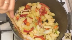 Овощной суп-пюре с кабачком и куриными фрикадельками! Превращаем кабачок в пользу со вкусом!