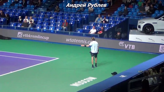 Теннис в Москве /спасаться от наступившей осенней хандры