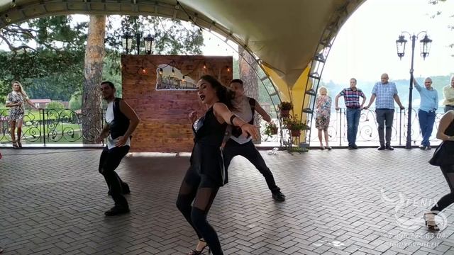 Заказать коллектив современного танца на праздник, свадьбу и юбилей - танцоры на корпоратив Москва