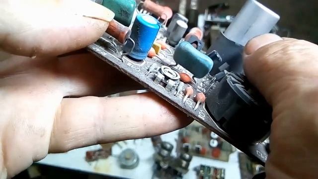 Золото и серебро из мусорной электроники. Где искать золото и...