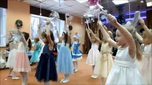 Новогодний утренник в детском саду / Дедушка мороз и дети 23.12.2021