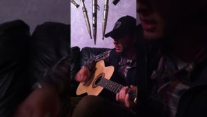 На гитаре Чеченец Ильяс на гитаре 2