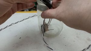 Не нужен тебе такой кипятильник.  Кипятим воду подручными средствами.