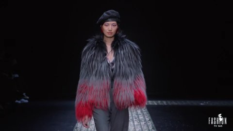 Показ Emporio Armani осень-зима 2024-25
