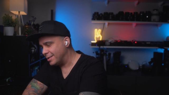 Canon C70 Discussion with @GastonShutters Part 2 смотреть онлайн