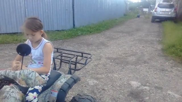 Дети пытаются уговорить поехать на озеро)) смотреть онлайн