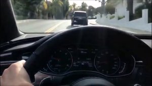 Audi RS7 на akrapovic выхлопе.