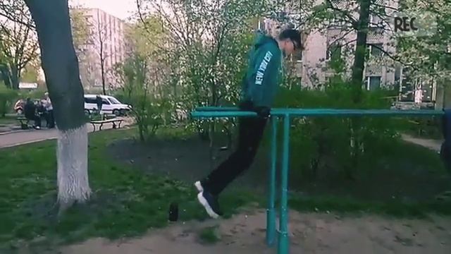 20 отжиманий на брусах смотреть онлайн