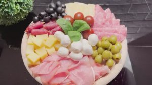 ЗАКУСОЧНАЯ ТАРЕЛКА для ваших гостей! 4 варианта красивой подачи сыров и мяса на праздник!