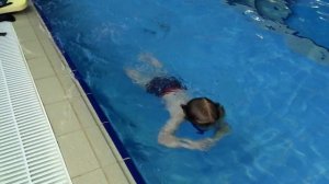 Егор Лавлинский. Плавание в бассейне. 3 года.