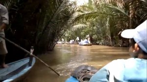 Прогулка на лодке по Вьетнаму  A boat ride on Vietnam