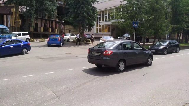 СВАДЕБНЫЙ КОРТЕЖ НА ДОРОГЕ. ПЕРЕКРЫЛИ УЗКУЮ , ПЕРЕКРОЮТ И ШИРОКУЮ. КИСЛОВОДСК 2019. смотреть онлайн
