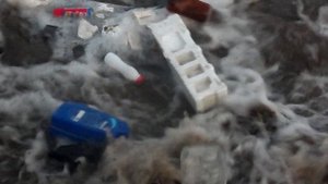 Репортаж с места события. Поднялась вода. Раньше ширина оврага была метр, сейчас не менее 15 метров