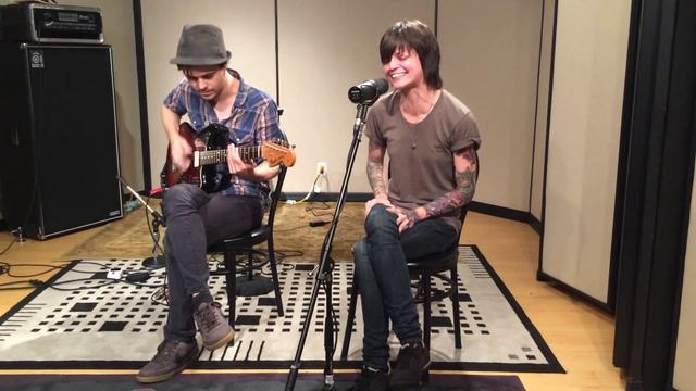 Fit For Rivals - Hit Me (Studio Performance) смотреть онлайн