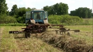 Cosecha de heno y senage en la región de Kemerovo. Заготовка сена и сенажа в Кемеровской области