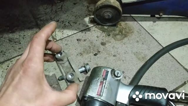 Пежо 3008(замена сальника МКПП левого привода с маслом,покраска суппортов) смотреть онлайн