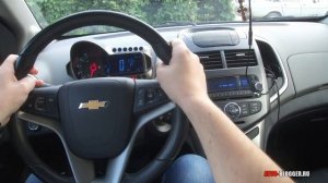 Правильное положение рук на руле