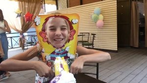 Пирог в лицо/ Девчонки Блогерши ??