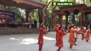 ??? Китаянки танцуют Таджикский танец ?? | Духтарои Хитои Точики ракс мекунанд