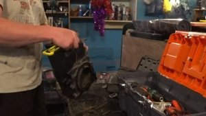 МАЗДА БОНГО ФРЕНДИ. ЗАПОТЕВАЮТ стекла В ДОЖДЛИВУЮ погоду....