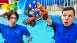 Смешные видео в Аквапарке – Герои в Масках и Акватим против Мегатрона! - Видео игры битвы онлайн