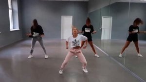 КАТЯ АДУШКИНА ТАНЦУЕТ / ТАНЕЦ БЬЮТИ БОМБ И ЛИМОНАД