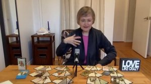 Что он чувствует ко мне и что он думает обо мне сегодня ?Появится ли он ещё Колена Таро