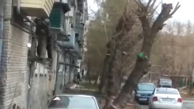 Демонтаж козырька подъъезда по-кургански. смотреть онлайн