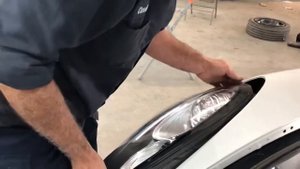 Porsche Panamera — How to Remove Headlight / Como Tirar o Farol