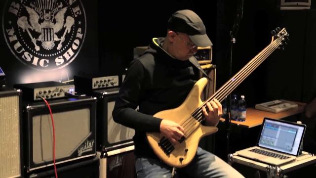 Gary Willis Bass Clinic 2015 (PART1) смотреть онлайн