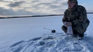 НОЧУЕМ НА ОЗЕРЕ В ПАЛАТКЕ С ПЕЧКОЙ | ЛОВИМ НА ЖЕРЛИЦЫ…