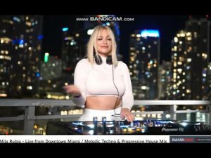 мила рубио и кети буртон-марии волна 2023 02 13 23 33 31 752