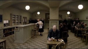 Отрывок из фильма Голубь сидит на ветке размышляя о бытие. С русскими субтитрами