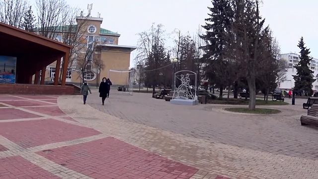 Соборная площадь в Белгороде днём 03.01.2020. Что там происходит.